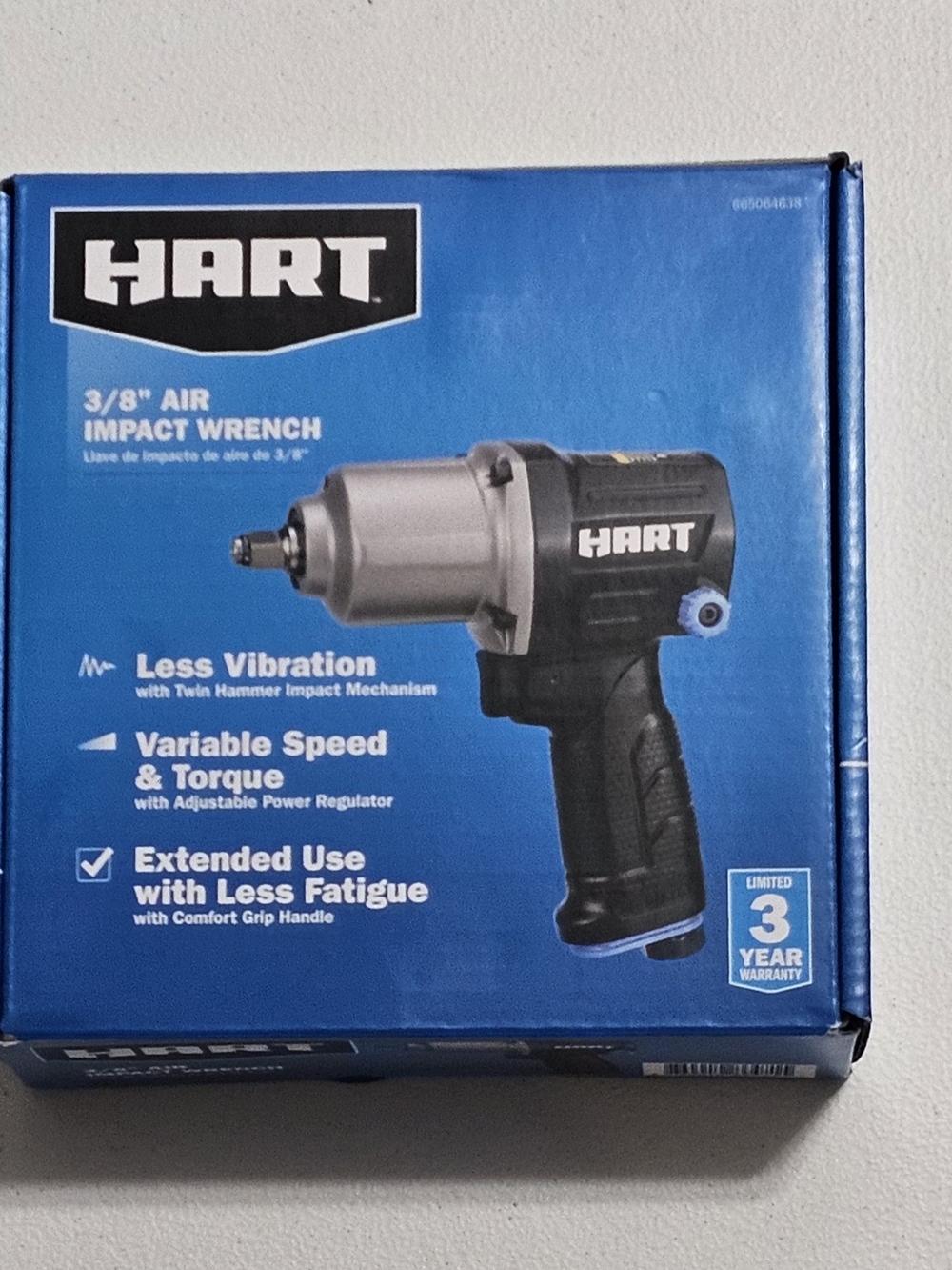 3/8" Air Impact Wrench in Black and Silver